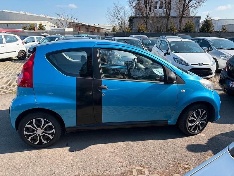 Gebraucht Peugeot 107 70 PS (51 kW) 2007 Blau Kleinwagen