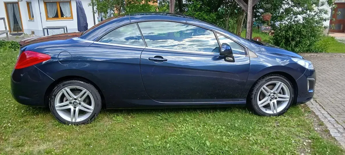 Gebraucht Peugeot 308 CC Active 156 PS (114 kW) 2012 Blau Cabrio