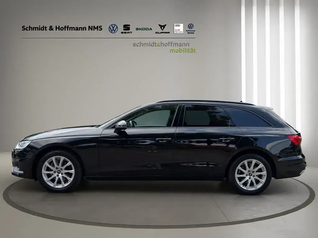 Gebraucht Audi A4 150 PS (110 kW) 2022 Mythosschwarz Kombi