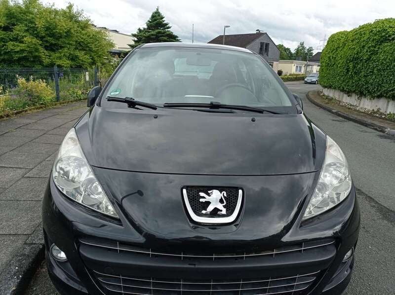 Schwarz Gebraucht 2012 Peugeot 207 Forever Limousine | 2.500 € (Superpreis) - Bild 1/4