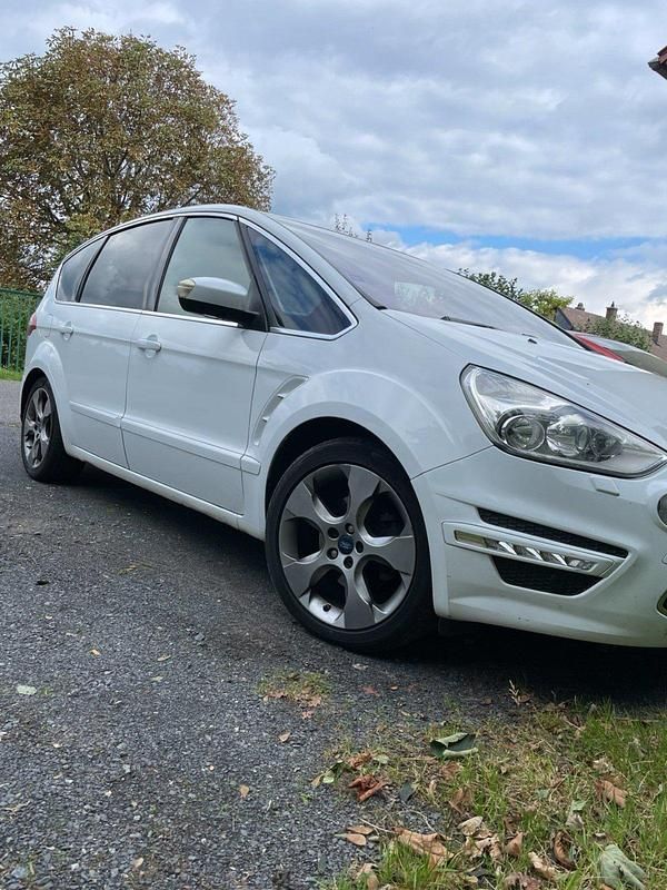 Gebraucht Ford S-MAX Individual 200 PS (147 kW) 2012 Braun Van / Kleinbus