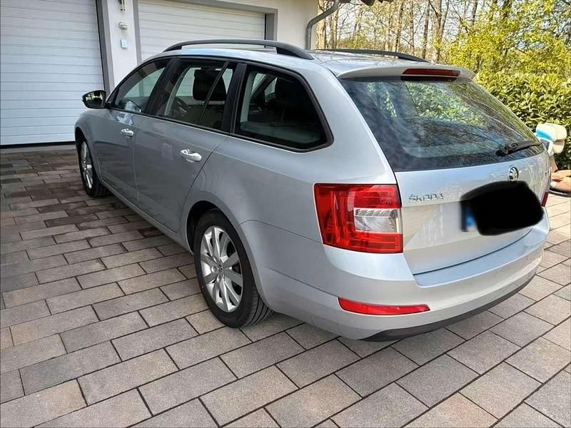 Gebraucht Skoda Octavia 105 PS (77 kW) 2014 Kombi