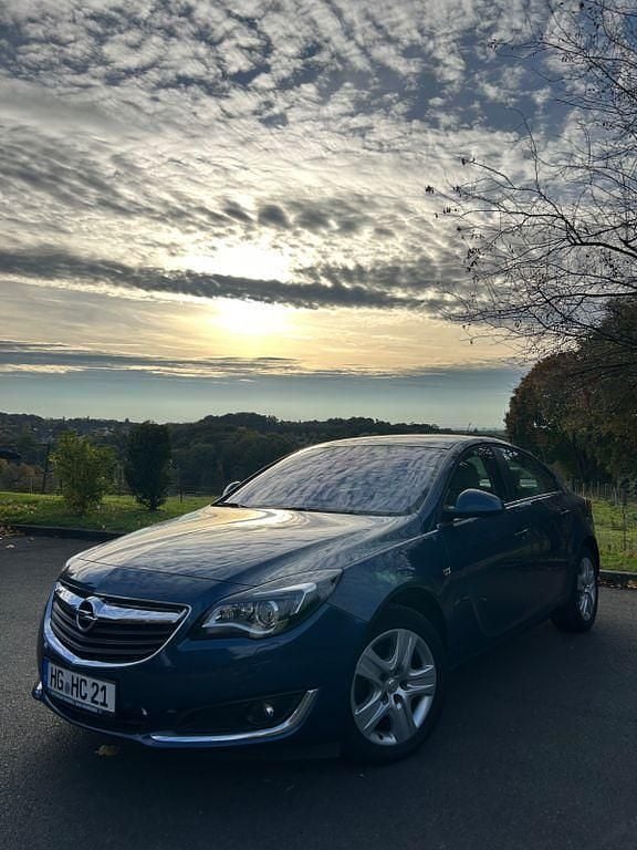 Blau Gebraucht 2017 Opel Insignia Limousine | 10.995 € (Superpreis) - Bild 1/4