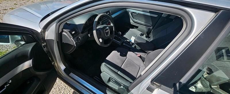 Silber Gebraucht 2005 Audi A4 Kombi | 1.850 € (Fairer Preis) - Bild 1/4