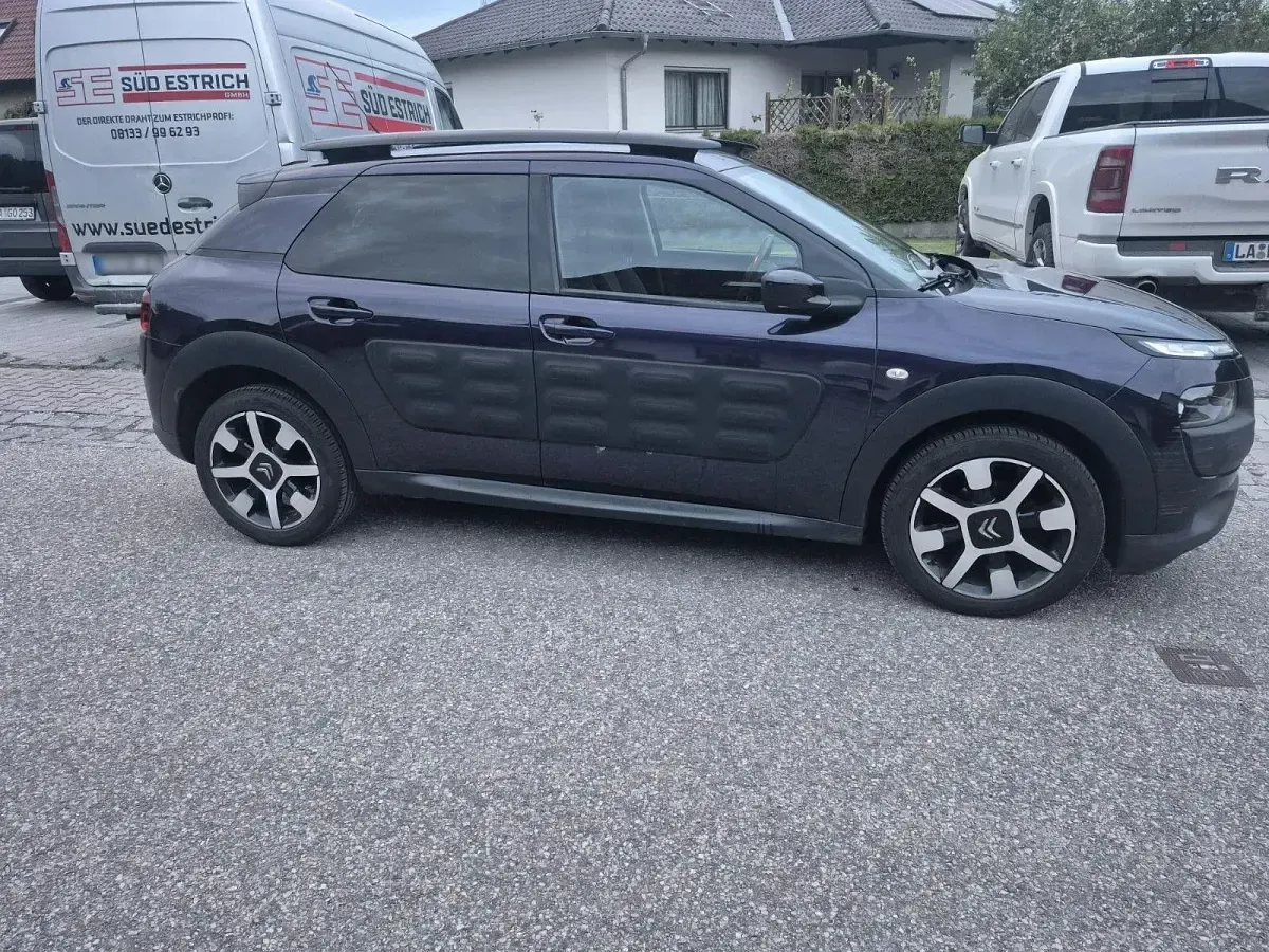 Gebraucht Citroën C4 PureTech 110 PS (80 kW) 2015 Schwarz Limousine