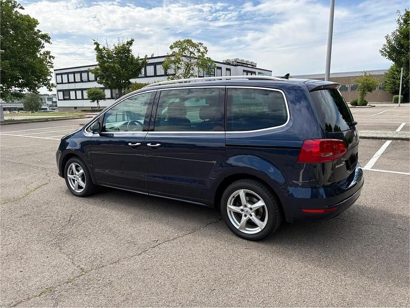 Gebraucht VW Sharan 140 PS (102 kW) 2015 Blau Van / Kleinbus
