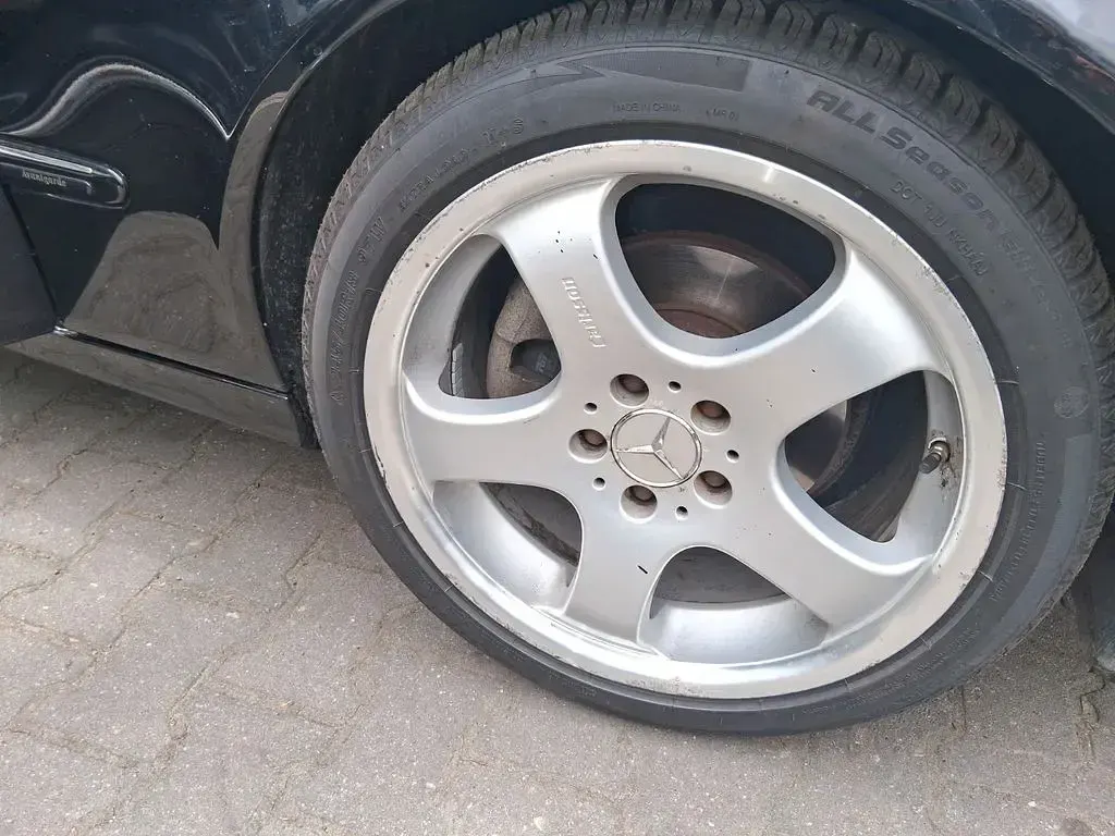 Usado Mercedes E220 Avantgarde 170 CV (125 kW) 2006 Negro Berlina
