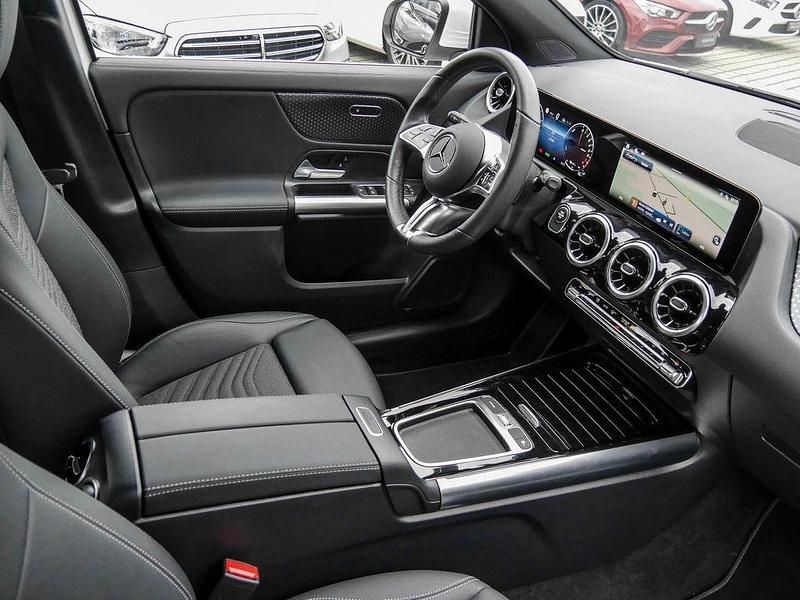 Gebraucht Mercedes GLA250 Progressive 218 PS (160 kW) 2024 Weiß SUV