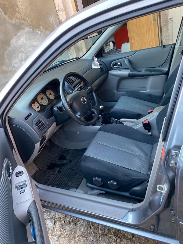 Gebraucht Mazda 323F Sporty 99 PS (72 kW) 2002 Grau Limousine