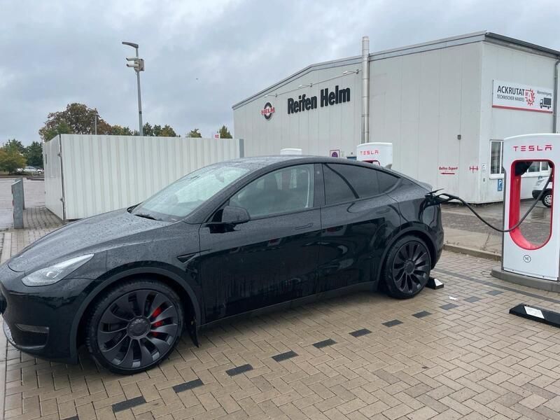 Schwarz Gebraucht 2022 Tesla Model Y Performance SUV | 37.000 € (Fairer Preis) - Bild 1/1