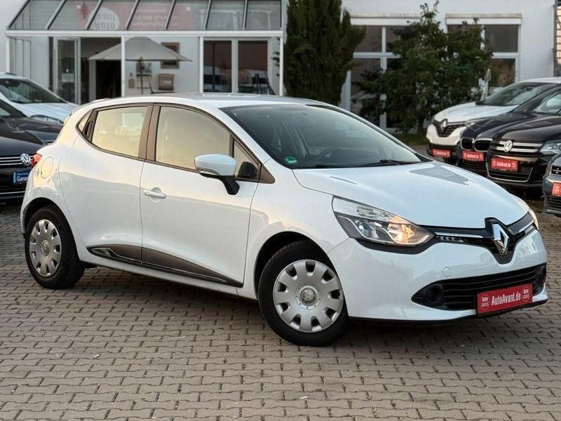 Weiß Gebraucht 2015 Renault Clio IV Dynamique Limousine | 7.700 € (Fairer Preis) - Bild 1/4