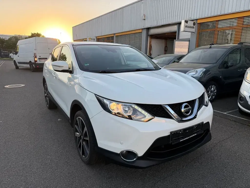 Gebraucht Nissan Qashqai Acenta 116 PS (85 kW) 2014 Weiß SUV