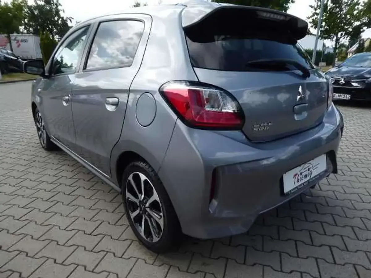 Gebraucht Mitsubishi Space Star Select+ 71 PS (52 kW) 2022 Platinumgrau Kleinwagen