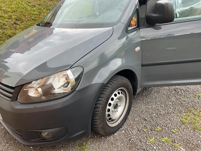 Grau Gebraucht 2011 VW Caddy Van / Kleinbus | 5.600 € (Guter Preis) - Bild 1/4