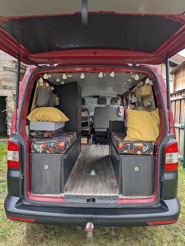 Second-hand VW Transporter 114 CP (83 kW) 2014 Roșu Van