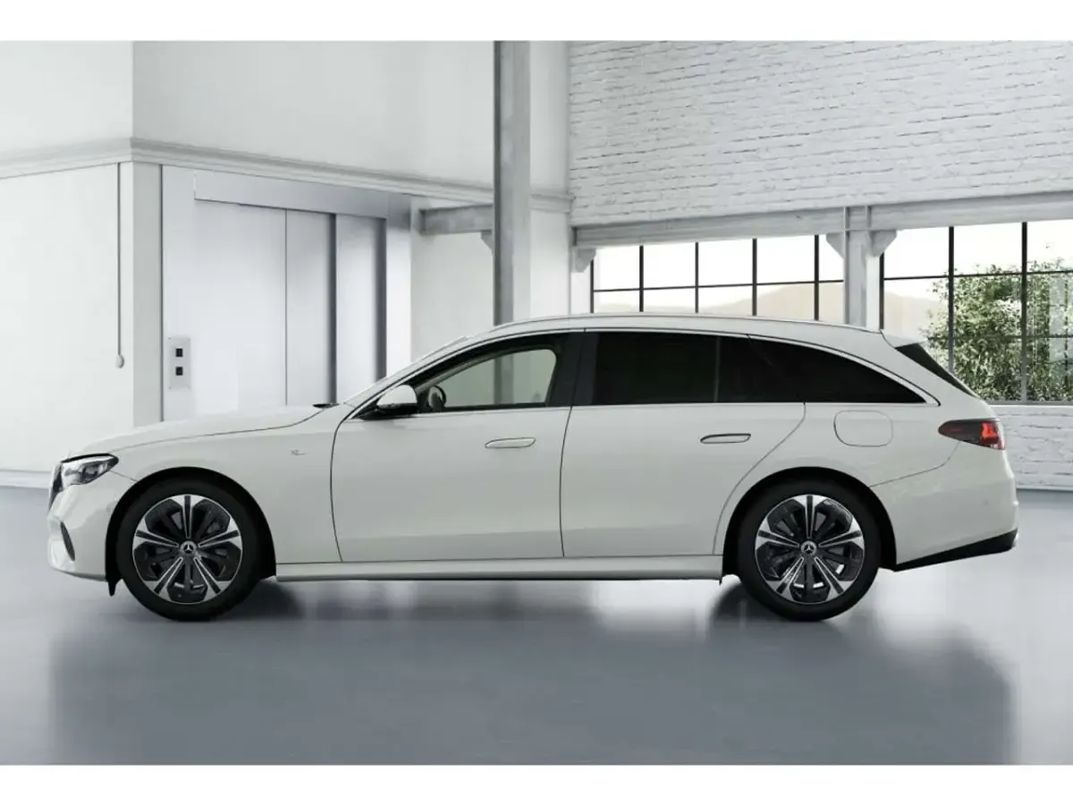 Gebraucht Mercedes E300 Avantgarde 204 PS (150 kW) 2025 Weiss unilack polarweiß Kombi