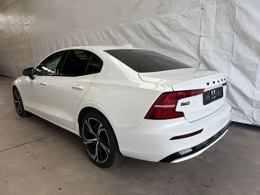 Gebraucht Volvo S60 Plus 250 PS (183 kW) 2024 Weiß Limousine