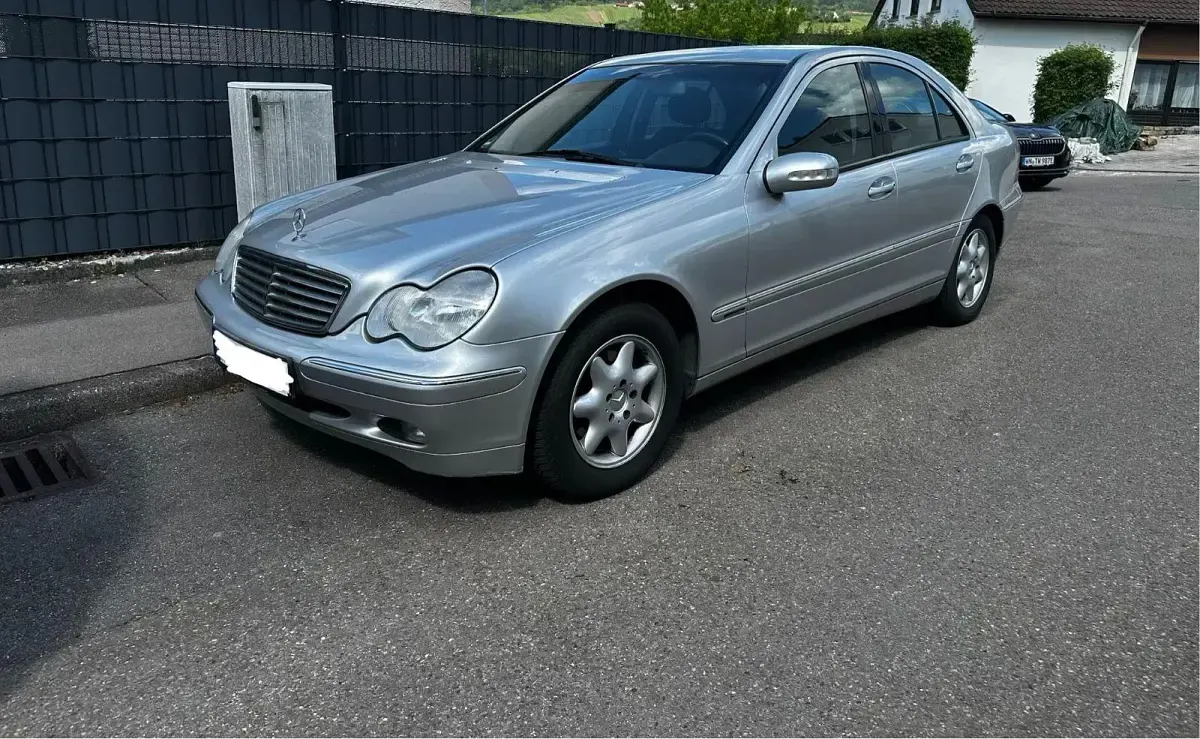 Gebraucht Mercedes C180 Elegance 129 PS (94 kW) 2000 Silber Limousine