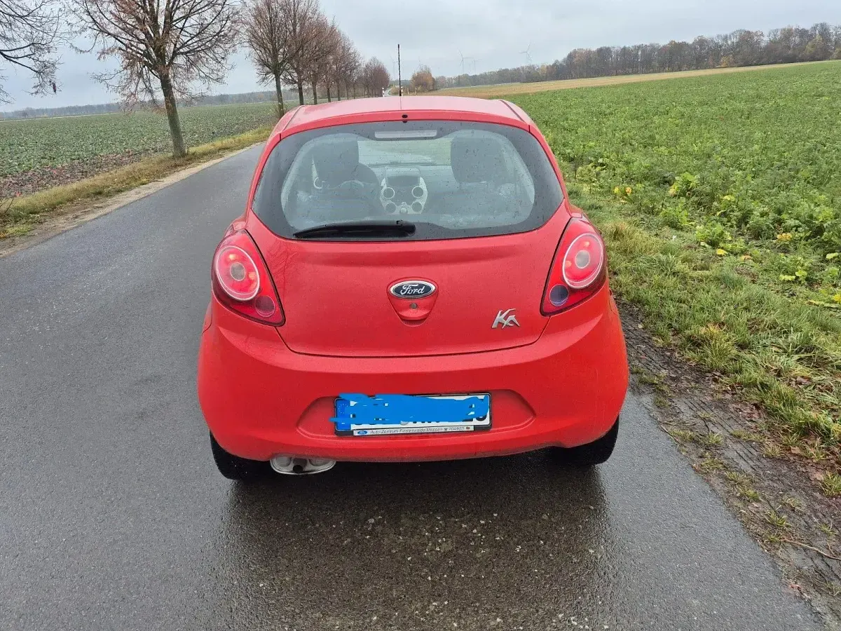 Używany Ford Ka Ambiente 69 KM (50 kW) 2014 Czerwony Hatchback