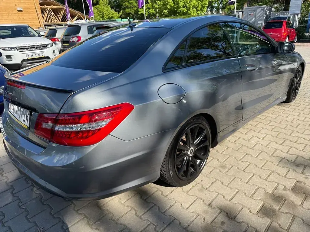 Gebraucht Mercedes E250 204 PS (150 kW) 2009 Silber Coupé