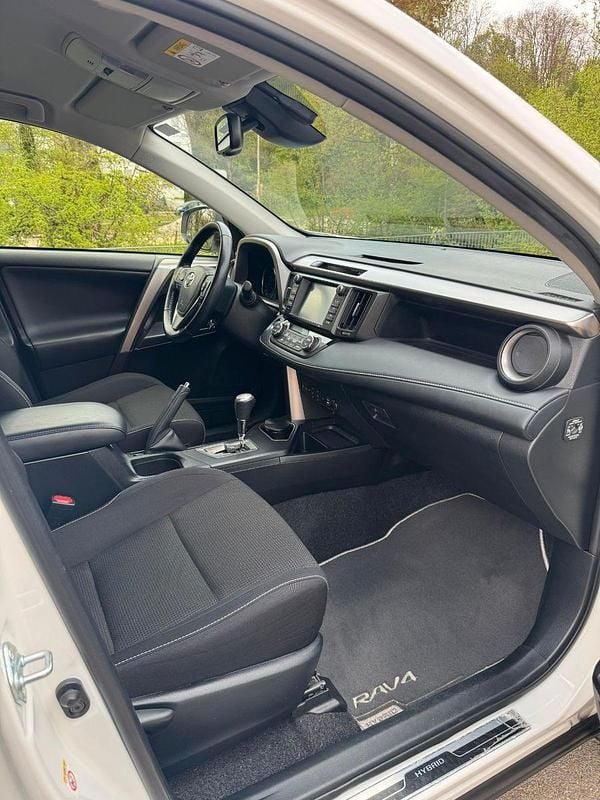 Occasion Toyota RAV4 197 ch (144 kW) 2018 Blanc SUV