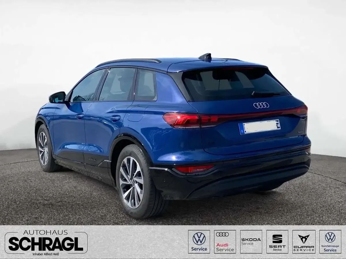 Gebraucht Audi Q6 e-tron Advanced 284 kW (387 PS) 2025 Blau SUV