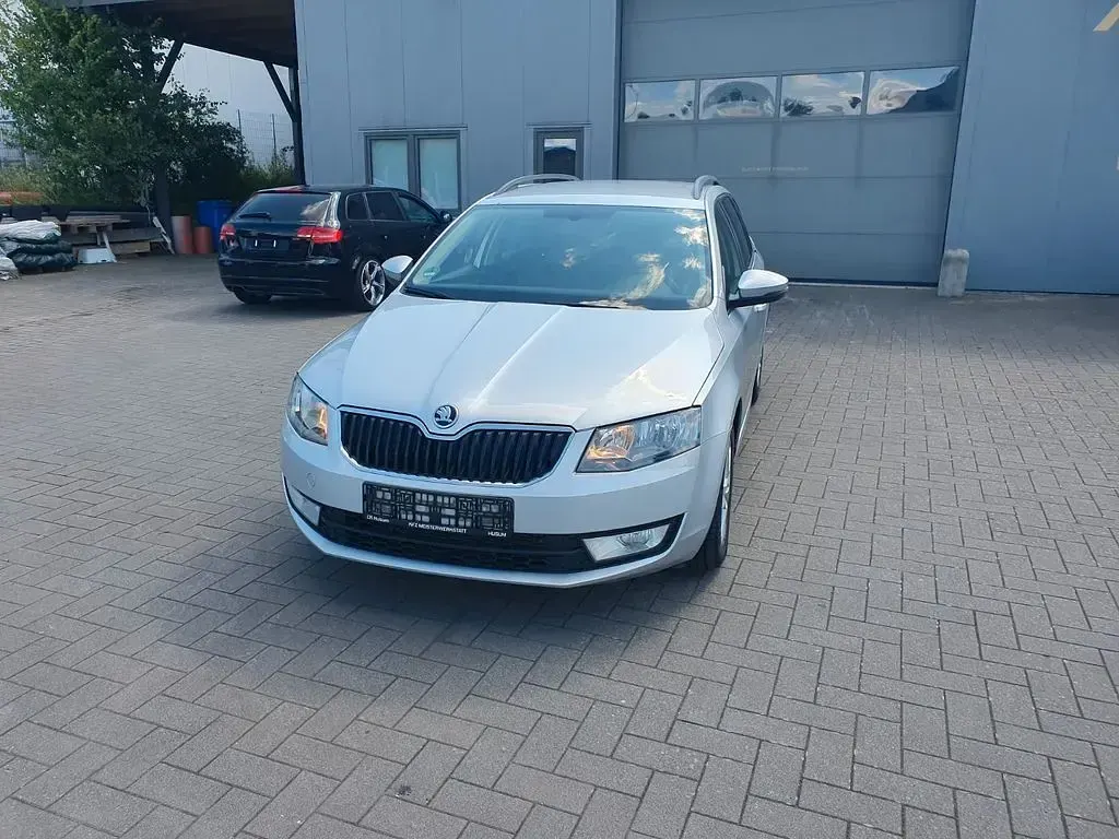 Gebraucht Skoda Octavia Ambition 110 PS (80 kW) 2017 Silber Kombi