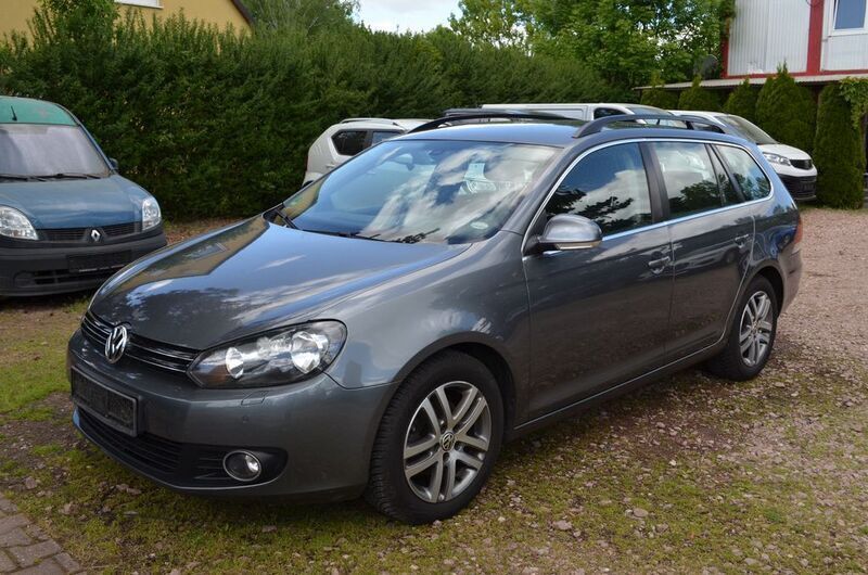 Platinum grey metallic Gebraucht 2011 VW Golf VI Comfortline Kombi | 2.999 € (Guter Preis) - Bild 1/4