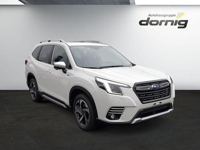 Gebraucht Subaru Forester Platinum 150 PS (110 kW) 2022 Crystal white pearl SUV