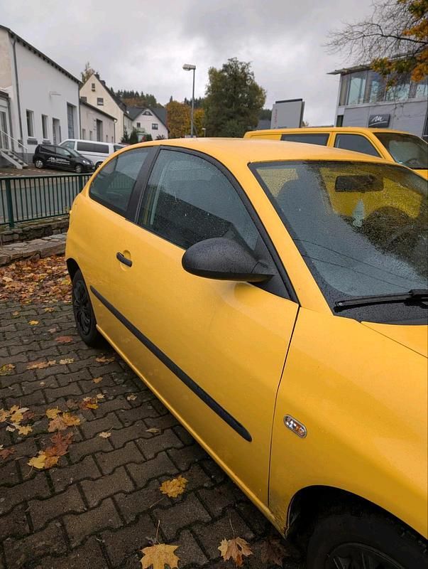 Gelb Gebraucht 2007 Seat Ibiza Kleinwagen | 1.000 € (Superpreis) - Bild 1/4