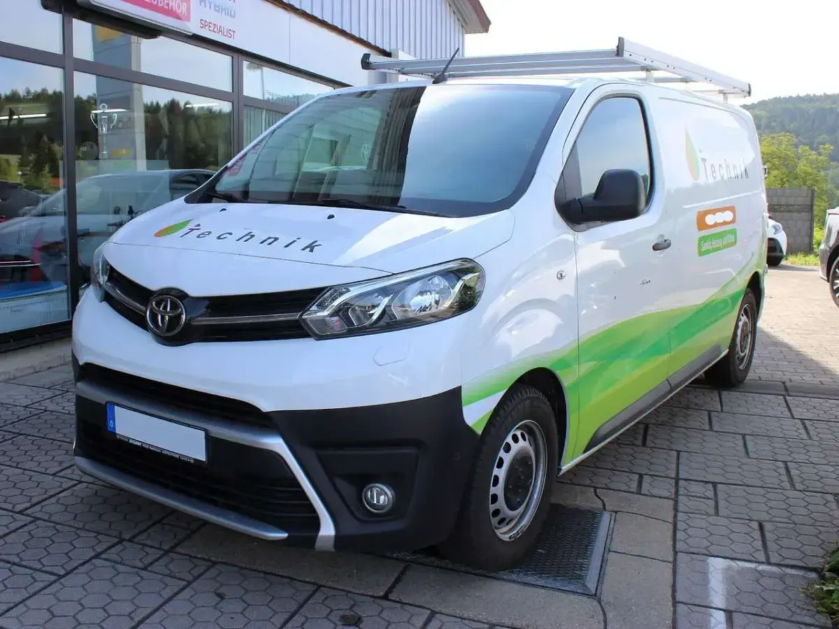 Gebraucht Toyota Proace 144 PS (105 kW) 2022 Weiß Van / Kleinbus
