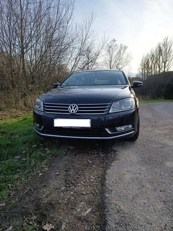 Schwarz Gebraucht 2013 VW Passat Limousine | 7.200 € (Guter Preis) - Bild 1/4