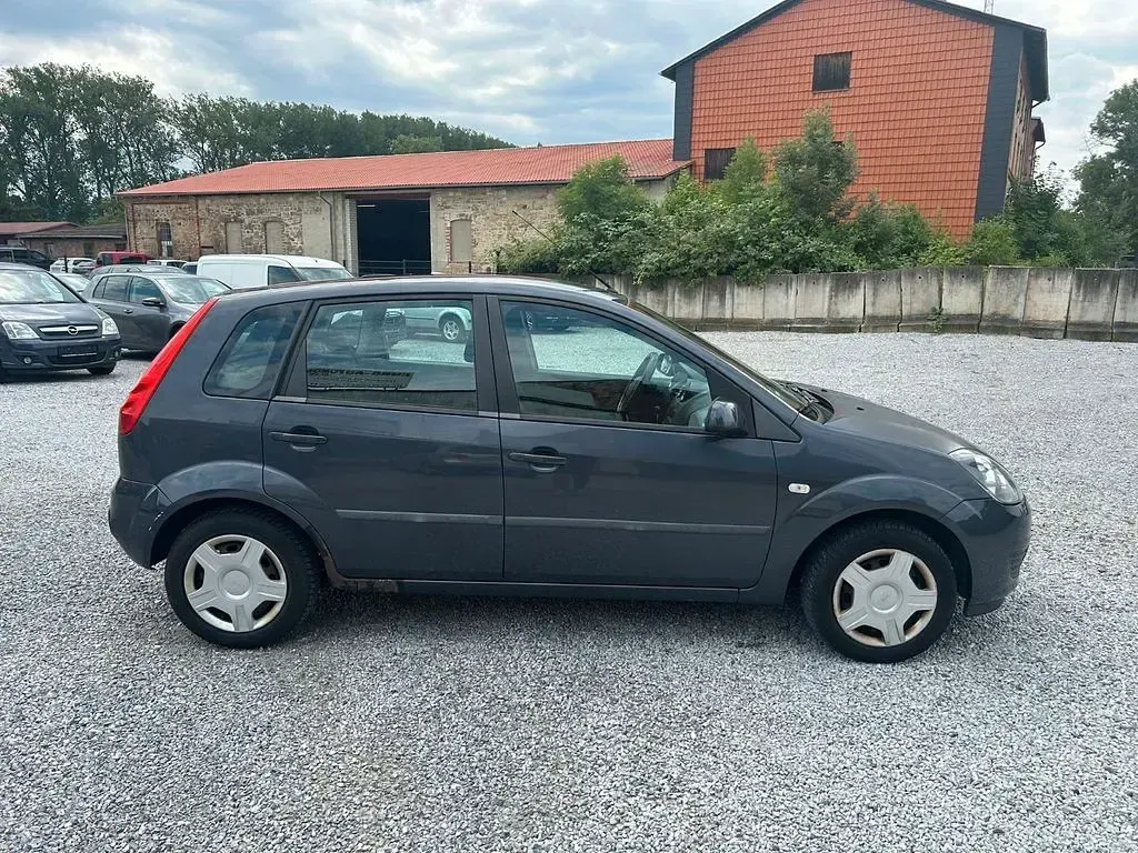 Gebraucht Ford Fiesta 80 PS (58 kW) 2008 Grau Kleinwagen