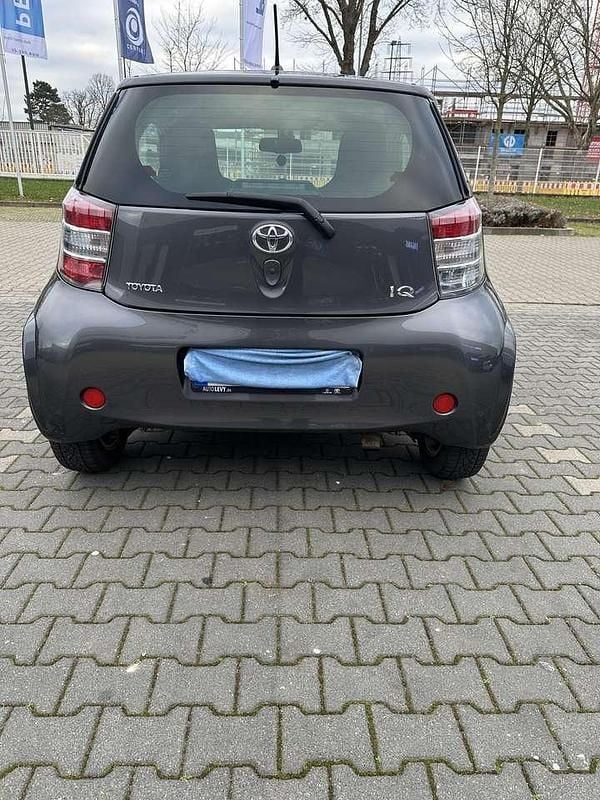 Gebraucht Toyota iQ 98 PS (72 kW) 2009 Grau Kleinwagen