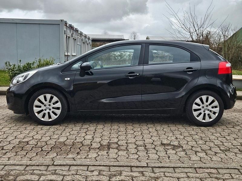 Gebraucht Kia Rio 86 PS (63 kW) 2012 Schwarz Kleinwagen