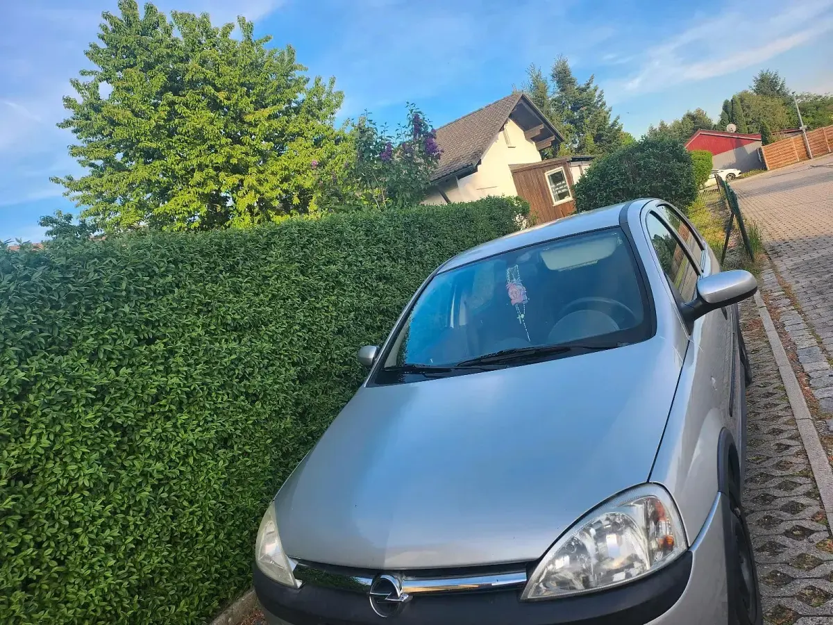 Używany Opel Corsa 75 KM (55 kW) 2003 Szary Hatchback
