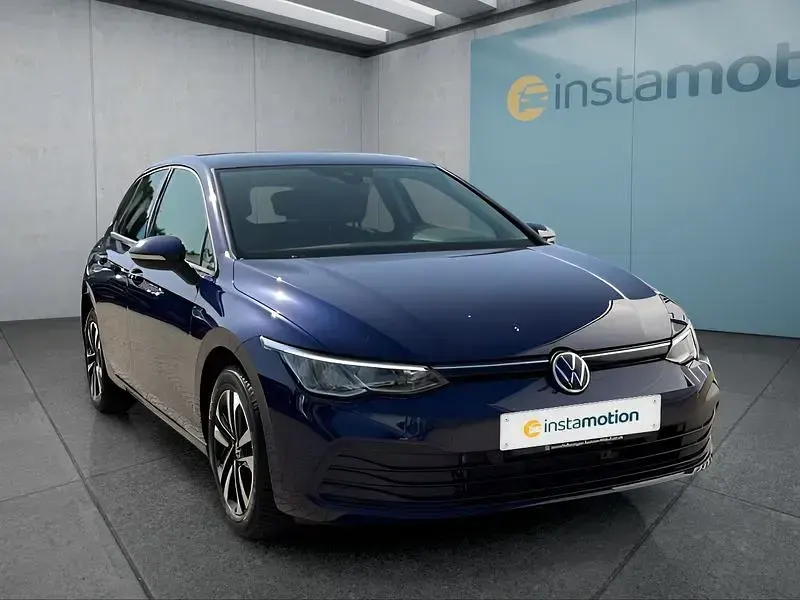 Gebraucht VW Golf VIII 150 PS (110 kW) 2020 Blau Kleinwagen