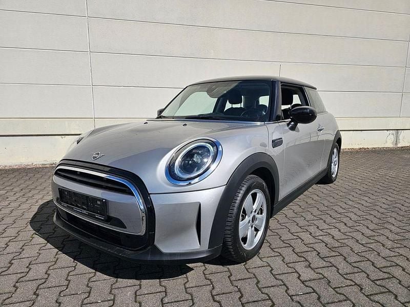 Gebraucht Mini Cooper Essential 136 PS (100 kW) 2023 Melting silver iii Kleinwagen