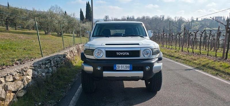 Gebraucht Toyota FJ Cruiser 272 PS (200 kW) 2014 Weiß SUV