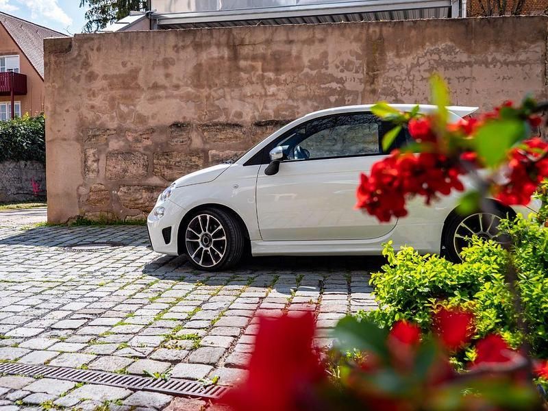 Gebraucht Abarth 595 Turismo 165 PS (121 kW) 2016 Weiß Kleinwagen