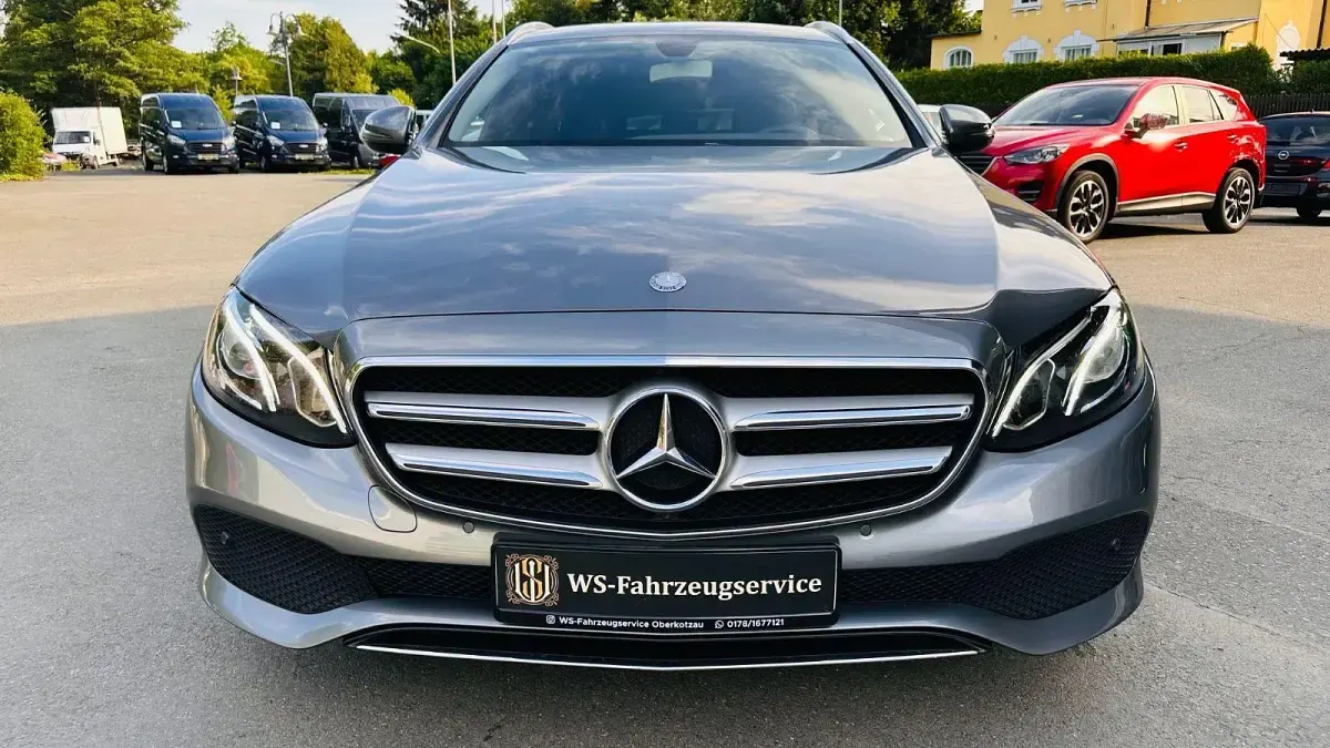 Gebraucht Mercedes E220 Avantgarde 194 PS (142 kW) 2017 Grau Kombi