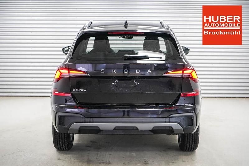 Neu Skoda Kamiq Selection 116 PS (85 kW) 2025 Black magic metallic (1z) SUV