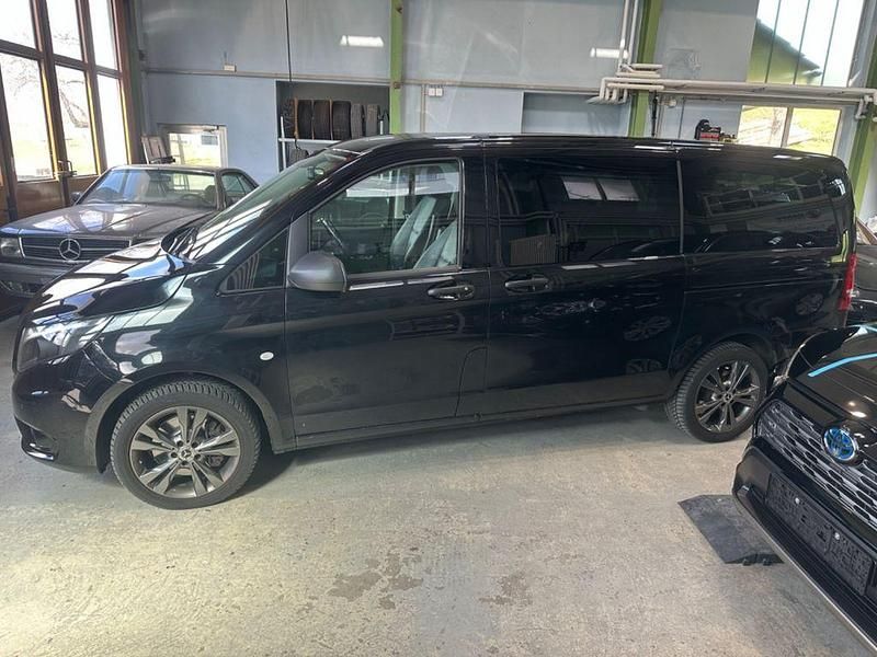 Gebraucht Mercedes Vito 163 PS (119 kW) 2019 Schwarz Van