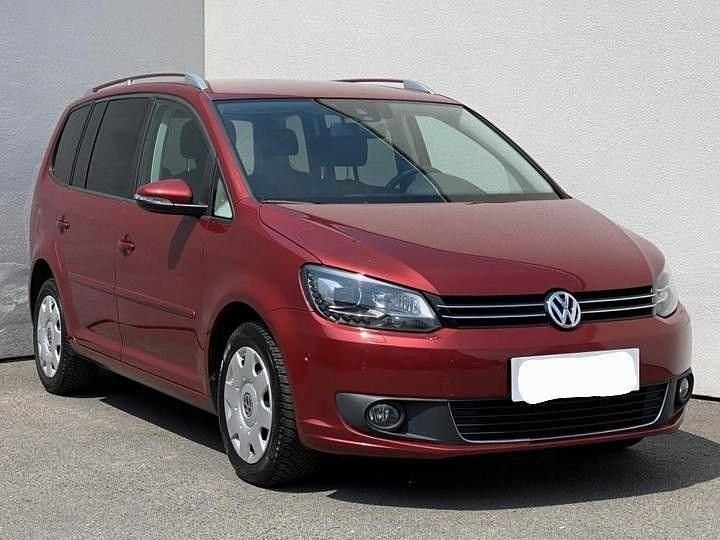 Gebraucht VW Touran Cup 140 PS (102 kW) 2015 Rot Van / Kleinbus