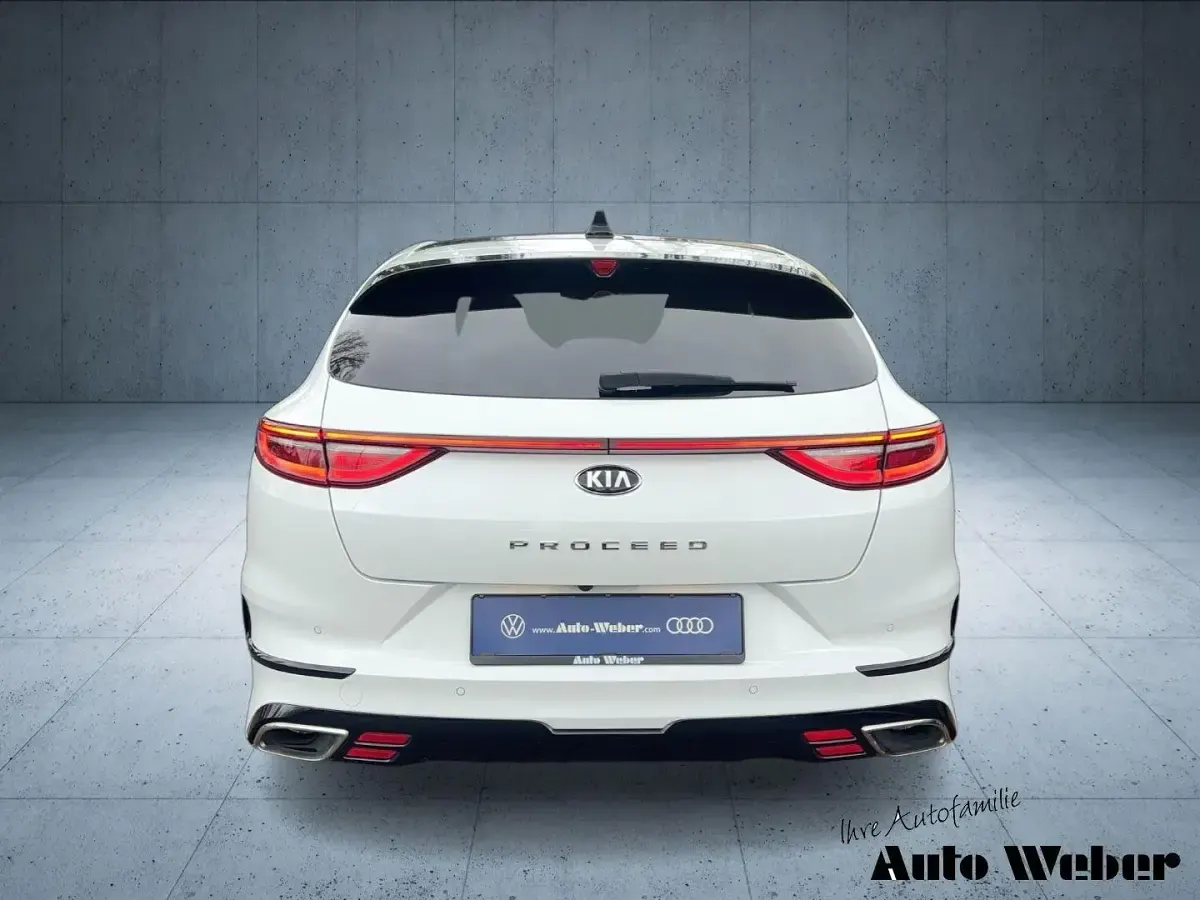 Używany Kia ProCeed GT 204 KM (150 kW) 2021 Biały Kombi