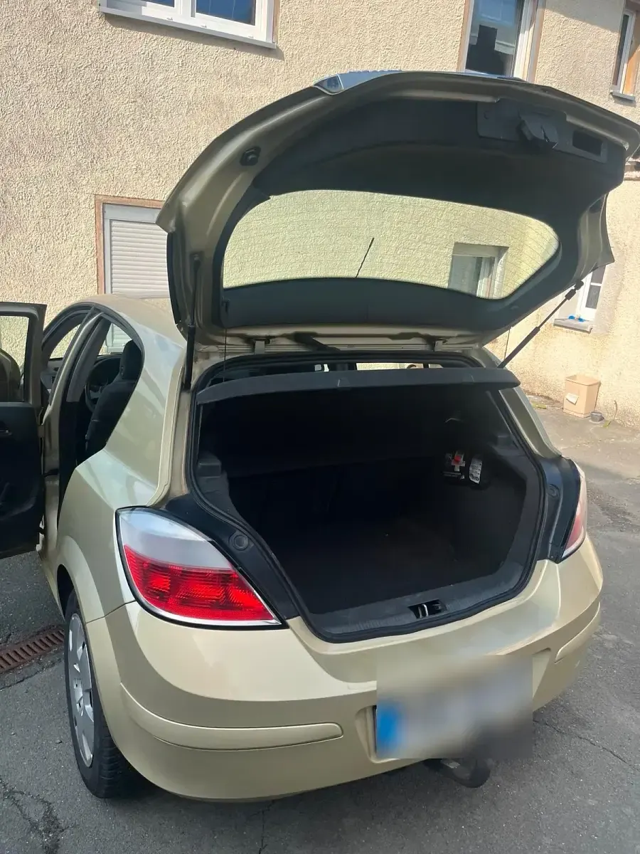 Gebraucht Opel Astra 105 PS (77 kW) 2004 Gold Kleinwagen