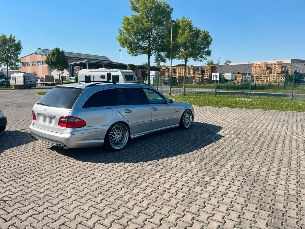 Gebraucht Mercedes E63 AMG AMG 514 PS (378 kW) 2007 Silber Kombi