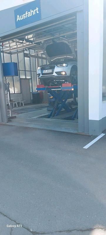 Silber Gebraucht 2012 Audi A4 Sport Limousine | 10.000 € (Fairer Preis) - Bild 1/2