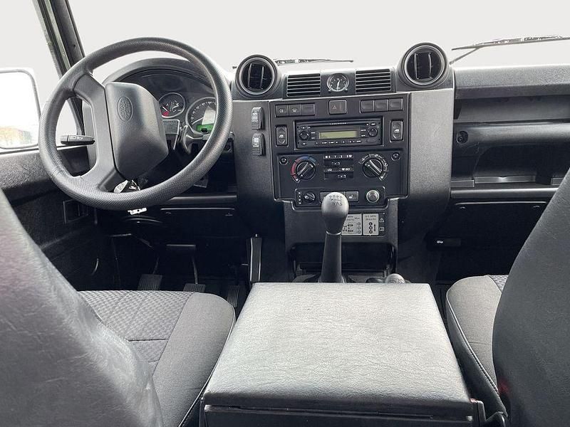 Gebraucht Land Rover Defender 122 PS (89 kW) 2008 Gruen Van / Kleinbus