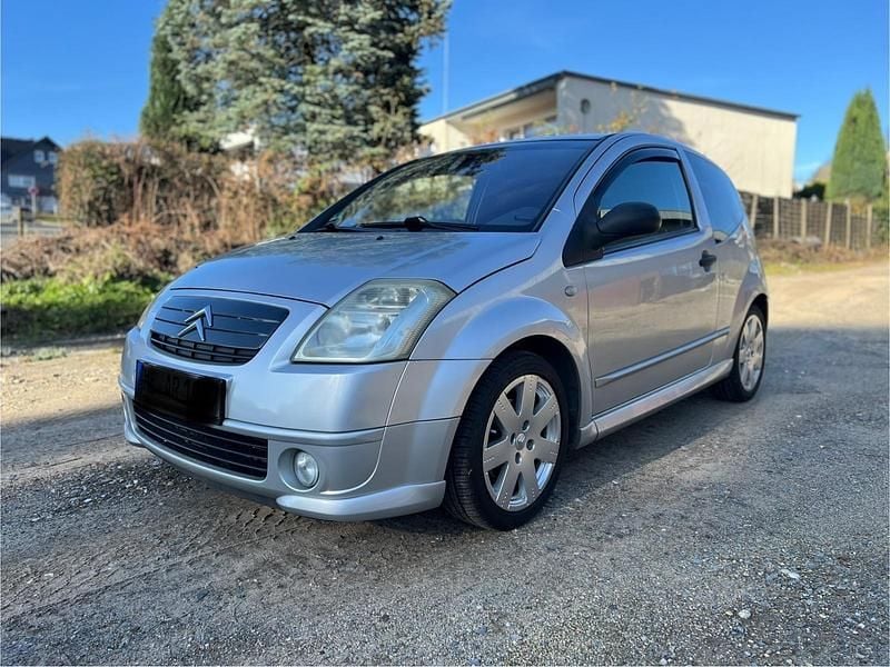 Silber Gebraucht 2004 Citroën C2 VTR Sport Kleinwagen | 1.900 € (Guter Preis) - Bild 1/4